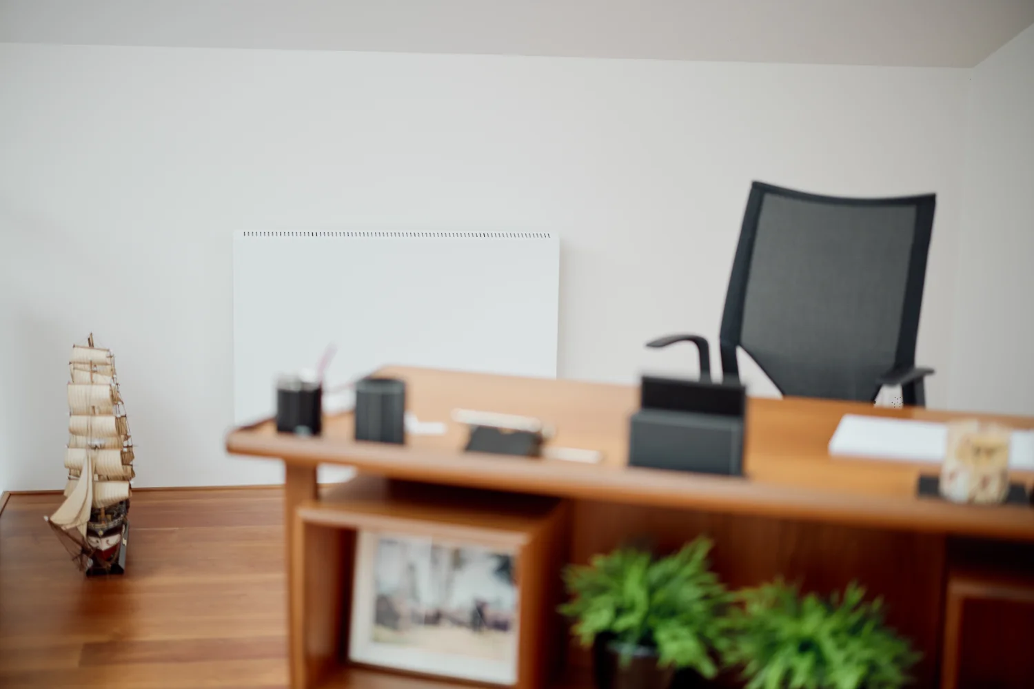 Infrarot-Hybridheizung in einem stilvollen Home Office